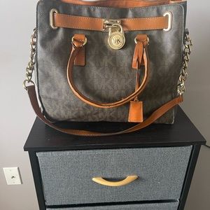 Michael kors purse